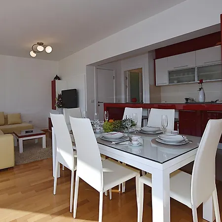Luxury Two Bedroom 扎达尔