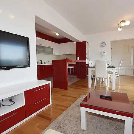 Luxury Two Bedroom *